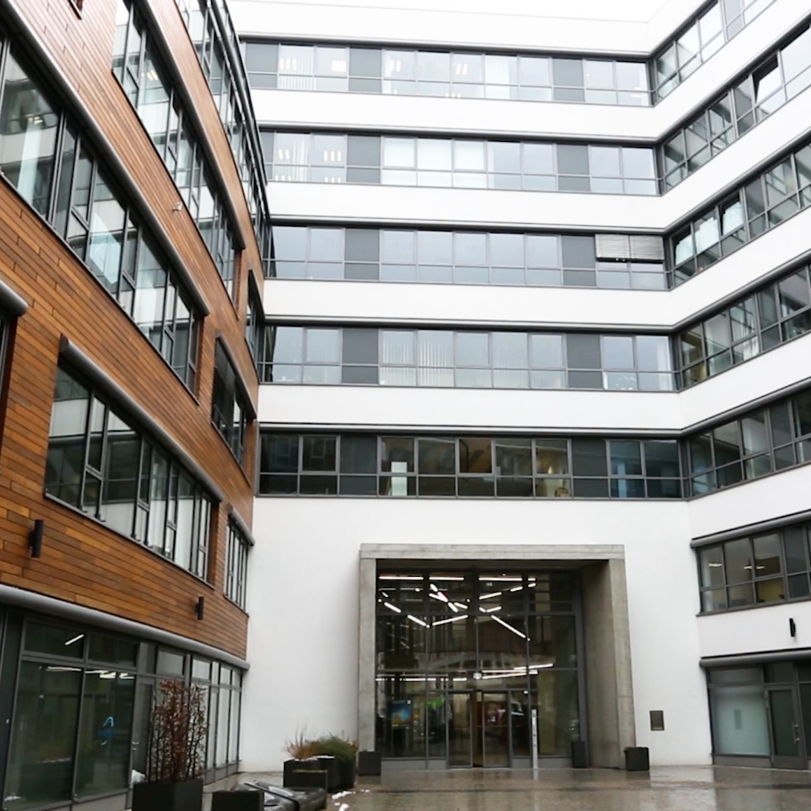 Beleuchtung Öffentlicher Raum Business Campus Garching LED Leuchten Luxsystem von Hadler