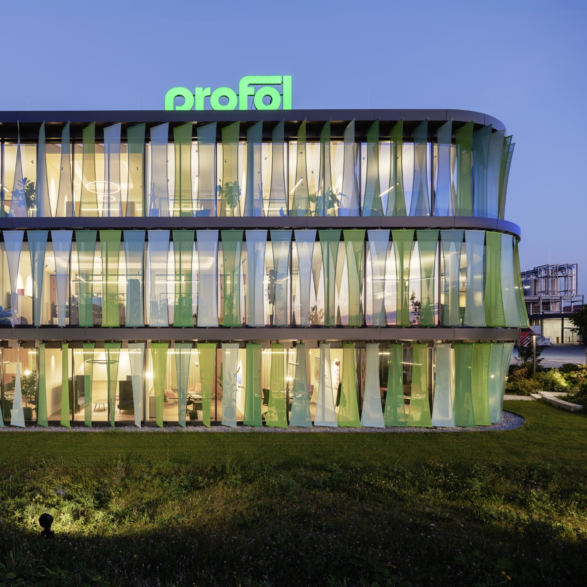 Bürobeleuchtung Profol LED Leuchten Luxsystem von Hadler