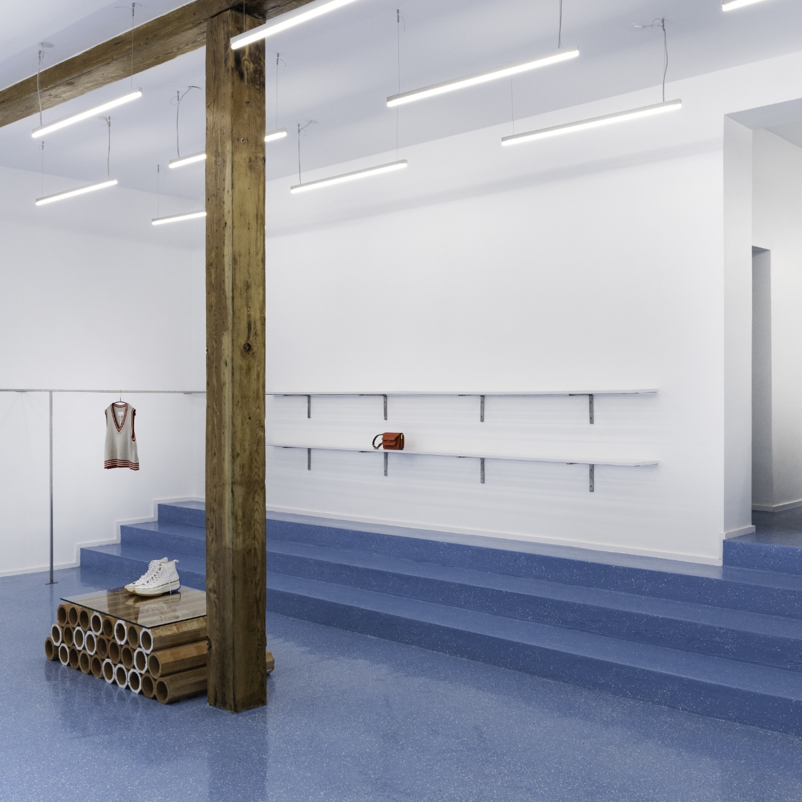 Shopbeleuchtung und Ladenbeleuchtung Voo Store LED Leuchten Luxsystem von Hadler