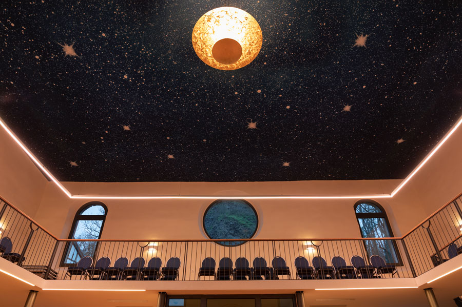 Sakrale Beleuchtung Synagoge Felsberg RGB LED Leuchte HADLER